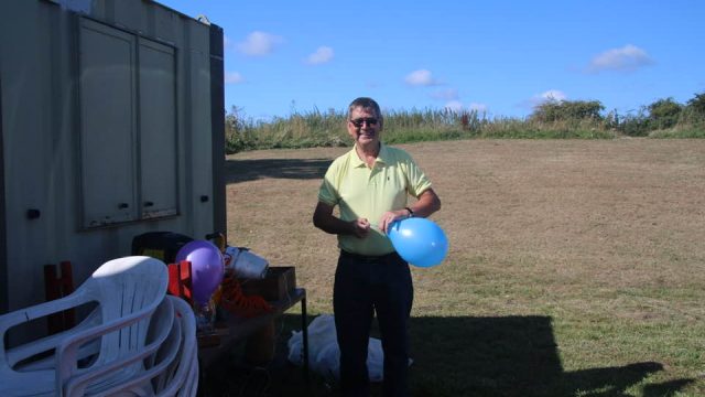 Norman filling balloons